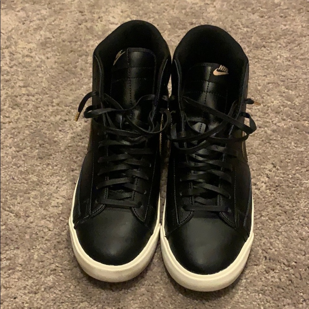 Nike blazers worn twice size 10.5.